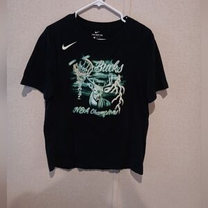 Nike Bucks NBA Champions T-Shirt Size M